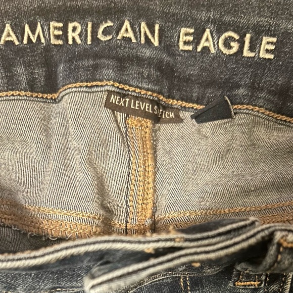 American Eagle Artist Crop Jeans- Size 8 short - Picture 3 of 4